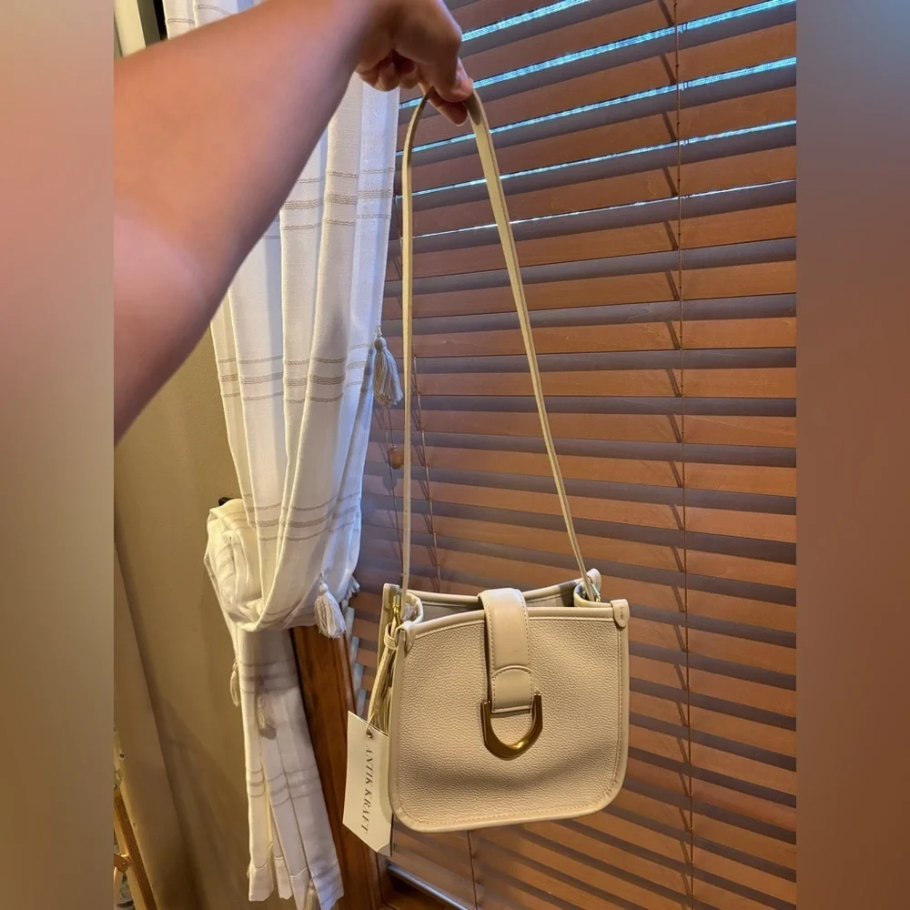 Antik Kraft Tan Crossbody Bag with Gold Detail - Picture 3 of 6